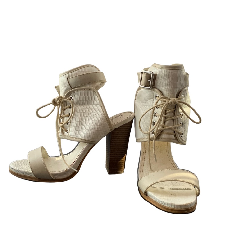 Leila stone lace up heels size 8